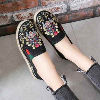 Нови обувки в етнически стил, женски меки парусиновые Espadrilles с бродерия, Дишащи дамски Ежедневни памучни лоферы без закопчалка на плоска подметка
