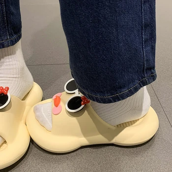 Тенденцията дамски чехли на платформа, Нови модни нескользящие чехли за баня с отворени пръсти, обувки за жени, лека ежедневни обувки, сандали от EVA