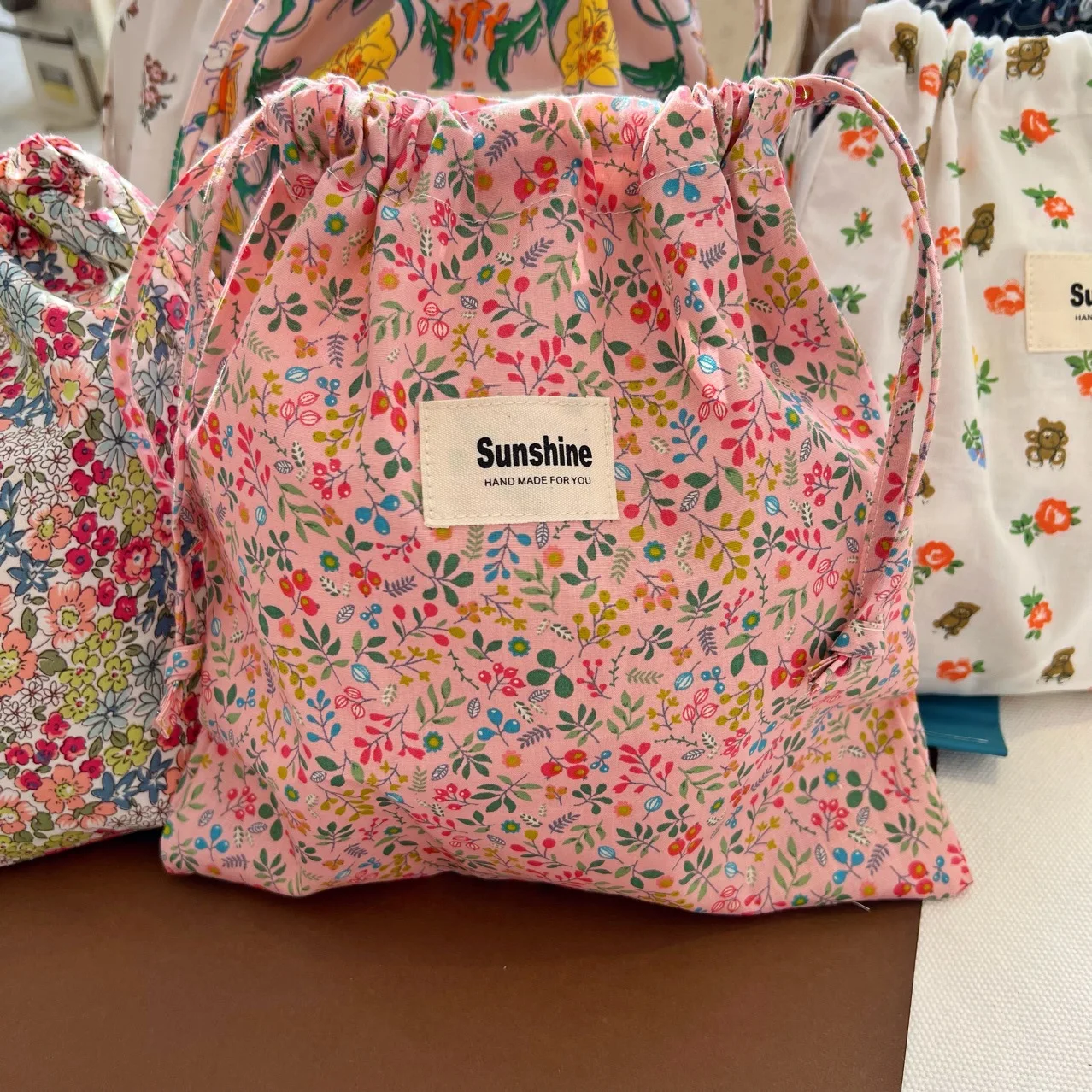 Чанта за майките с флорални принтом, чанта за бебешки пелени, Джоб на съвсем малък за памперси, Чанта за пренасяне на количка, Пътна чанта за съхранение на пелените на открито1