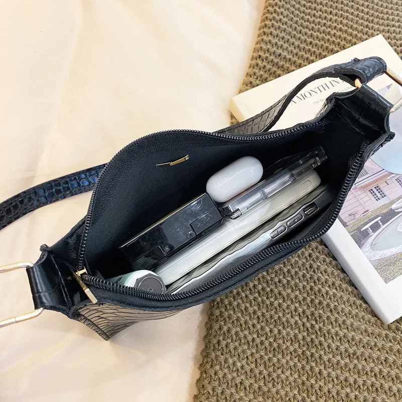 Дамски чанта на едно рамо, подмишница, луксозна дамска чанта, Нова популярната чанта-месинджър с шарките на крокодилска кожа, модерен универсални чанти за2